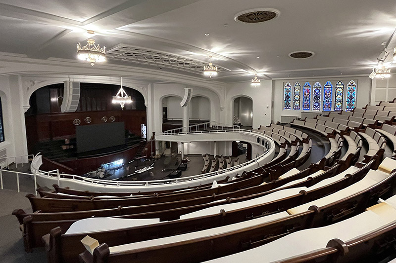 Eagle Brook’s newest location, a century-old church in downtown Minneapolis, features L-Acoustics A15i arrays
