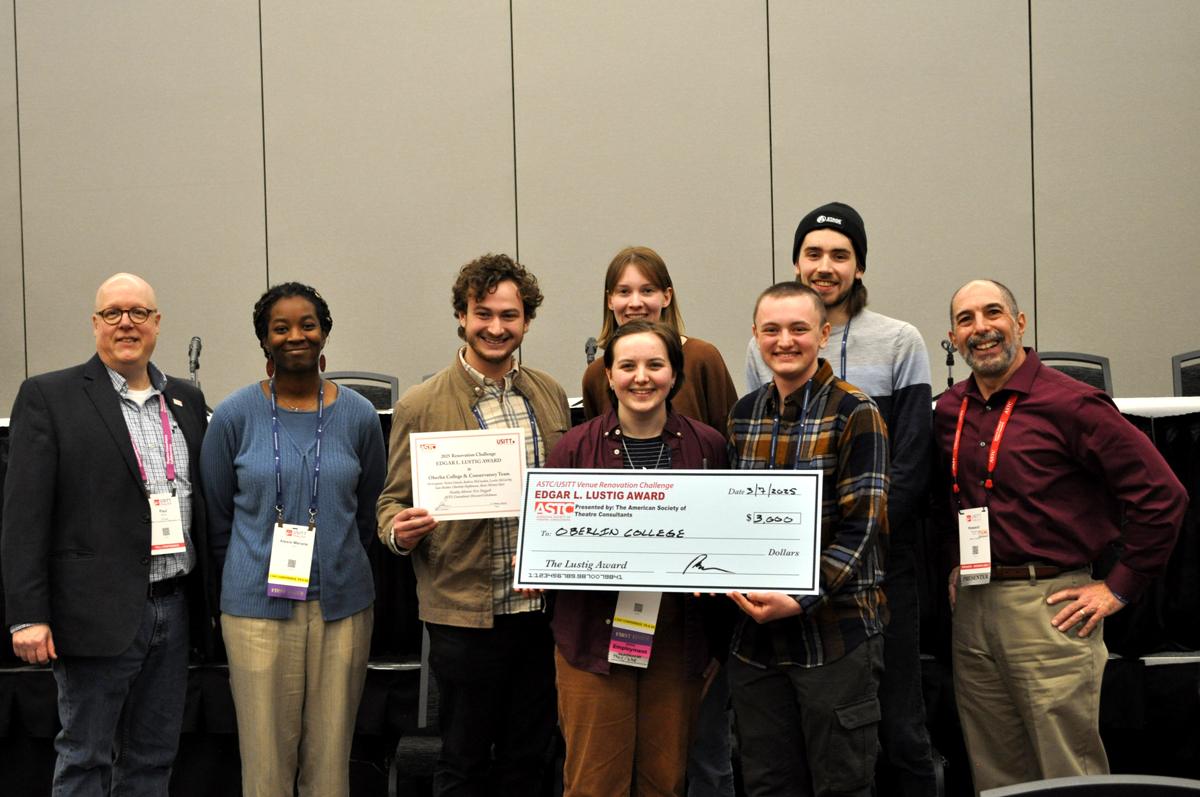 Oberlin College, Edgar L. Lustig Honor Award. From Left to Right: Paul Sanow, ASTC President, Alexis Merane Hart, Nelson Gutsch, Charlotte Stephenson (behind), Lorelei McCarthy (front), Andrew McCrackin (behind), Sam Hechler (front) Howard Glickman, ASTC mentor.