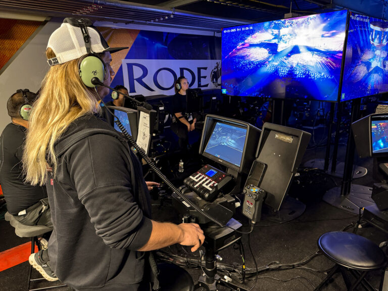 Person in hat running tech